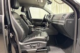 musta Volkswagen Amarok 2017 kuva 13.