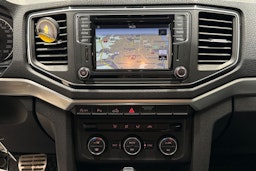 musta Volkswagen Amarok 2017 kuva 23.