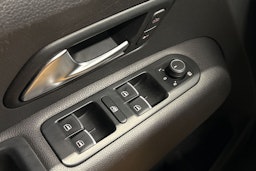 musta Volkswagen Amarok 2017 kuva 28.