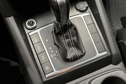 musta Volkswagen Amarok 2017 kuva 30.