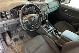 Harmaa Volkswagen Amarok 2017 kuva 6.