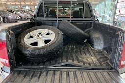Harmaa Volkswagen Amarok 2017 kuva 18.