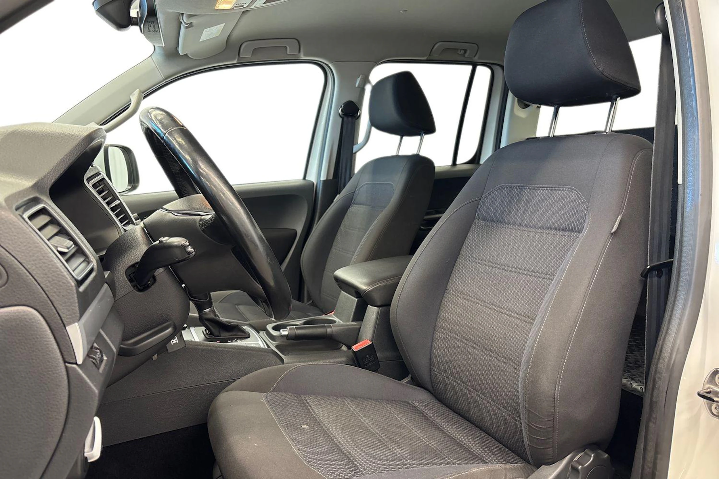 valkoinen Volkswagen Amarok 2017 kuva 8.