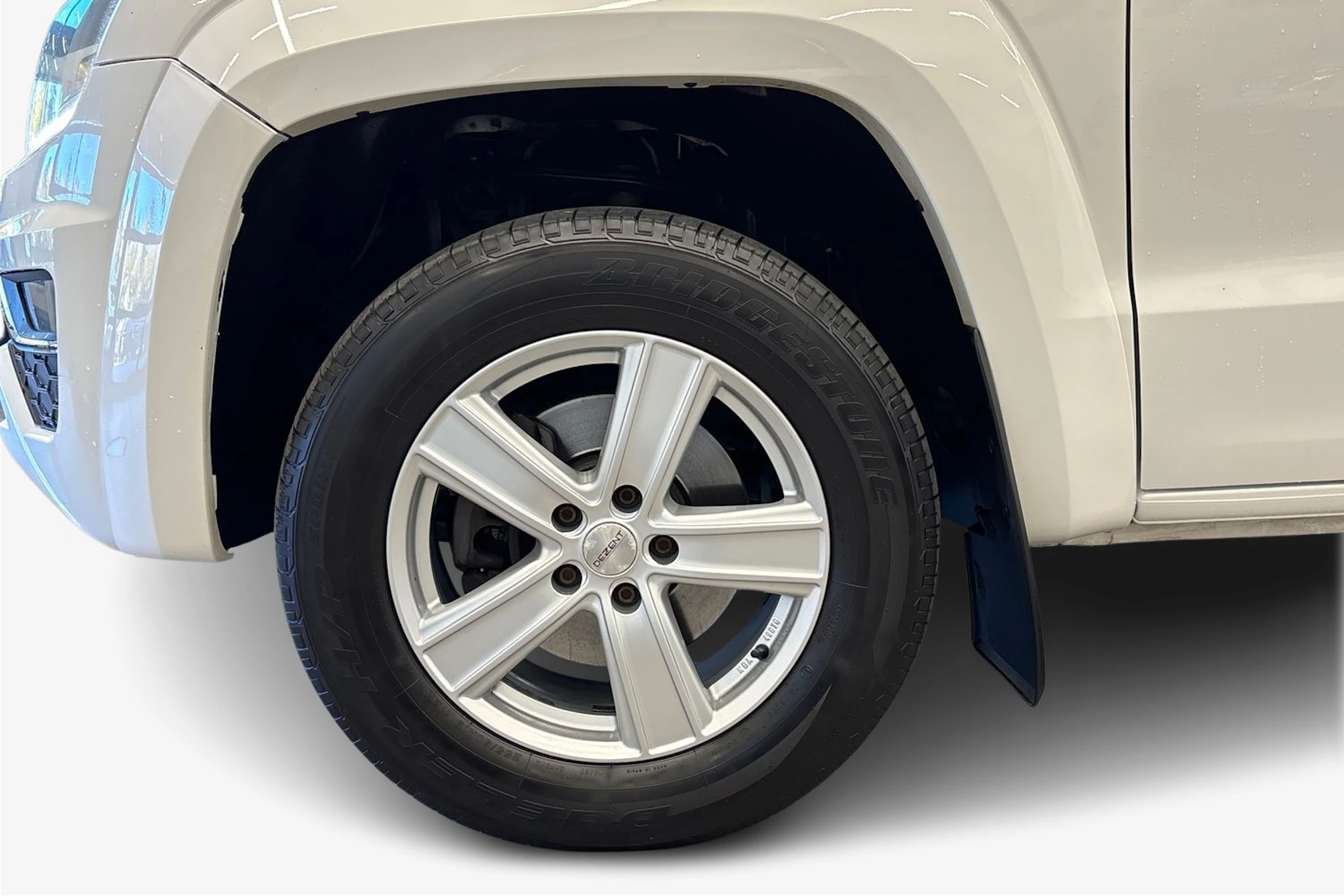valkoinen Volkswagen Amarok 2017 kuva 9.