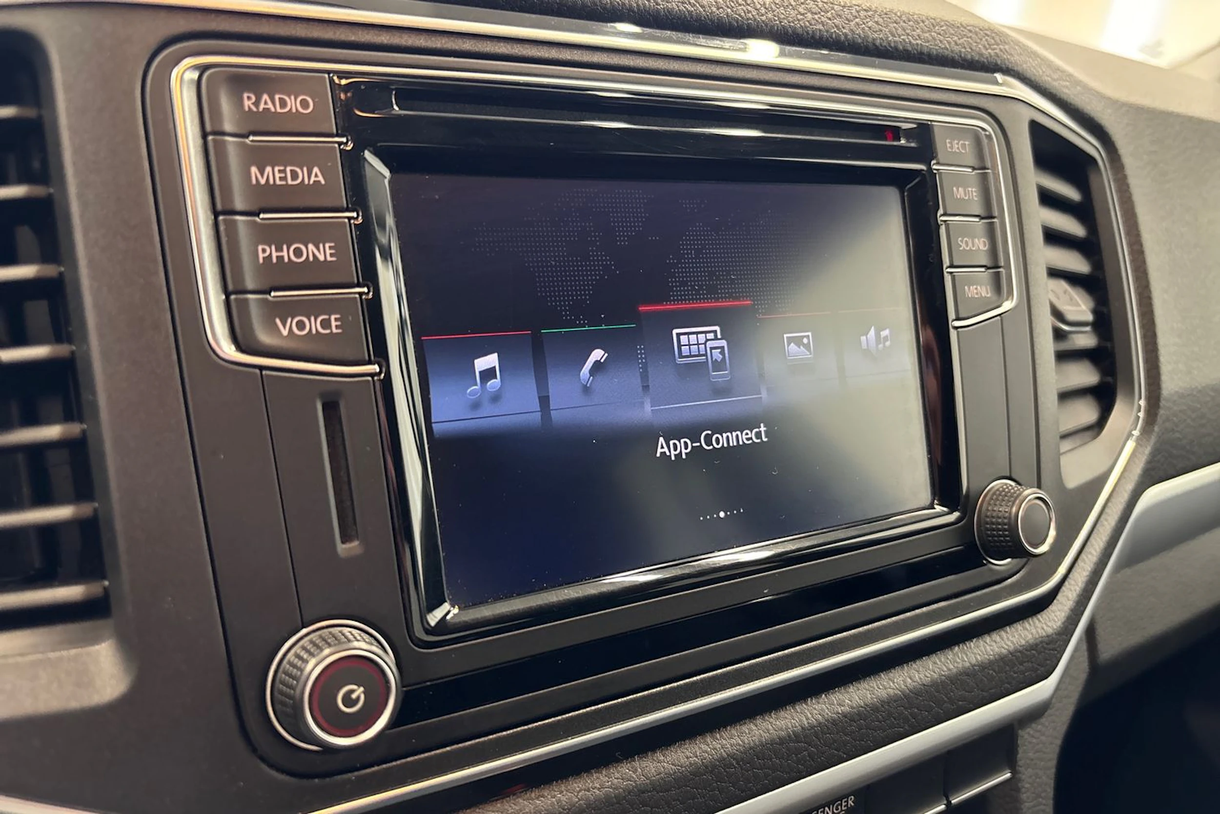 valkoinen Volkswagen Amarok 2017 kuva 14.