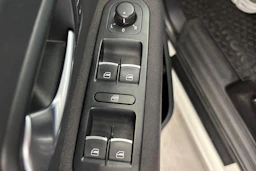 valkoinen Volkswagen Amarok 2017 kuva 21.