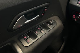 ruskea (beige) Volkswagen Amarok 2017 kuva 17.