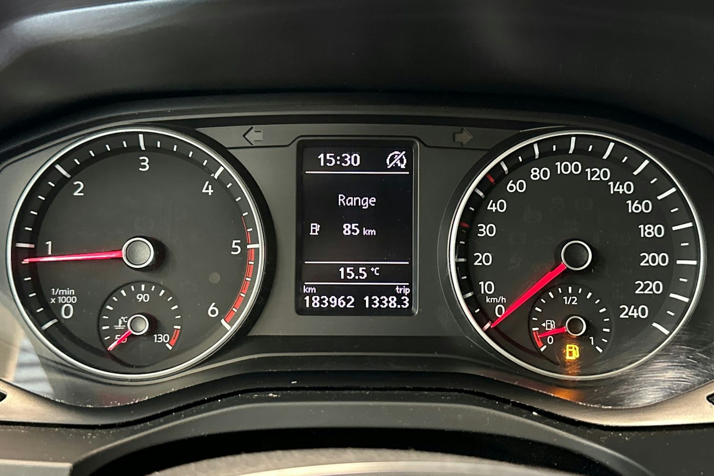 ruskea (beige) Volkswagen Amarok 2017 kuva 22.