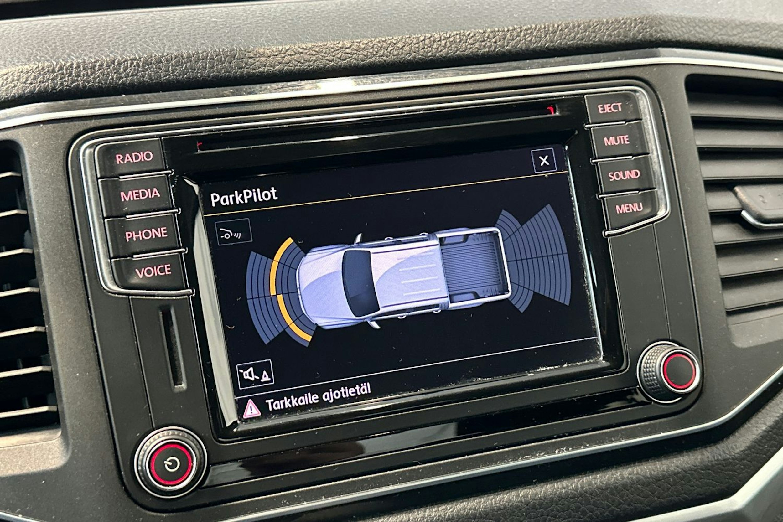 ruskea (beige) Volkswagen Amarok 2017 kuva 23.