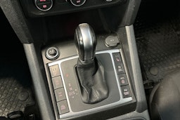 ruskea (beige) Volkswagen Amarok 2017 kuva 27.