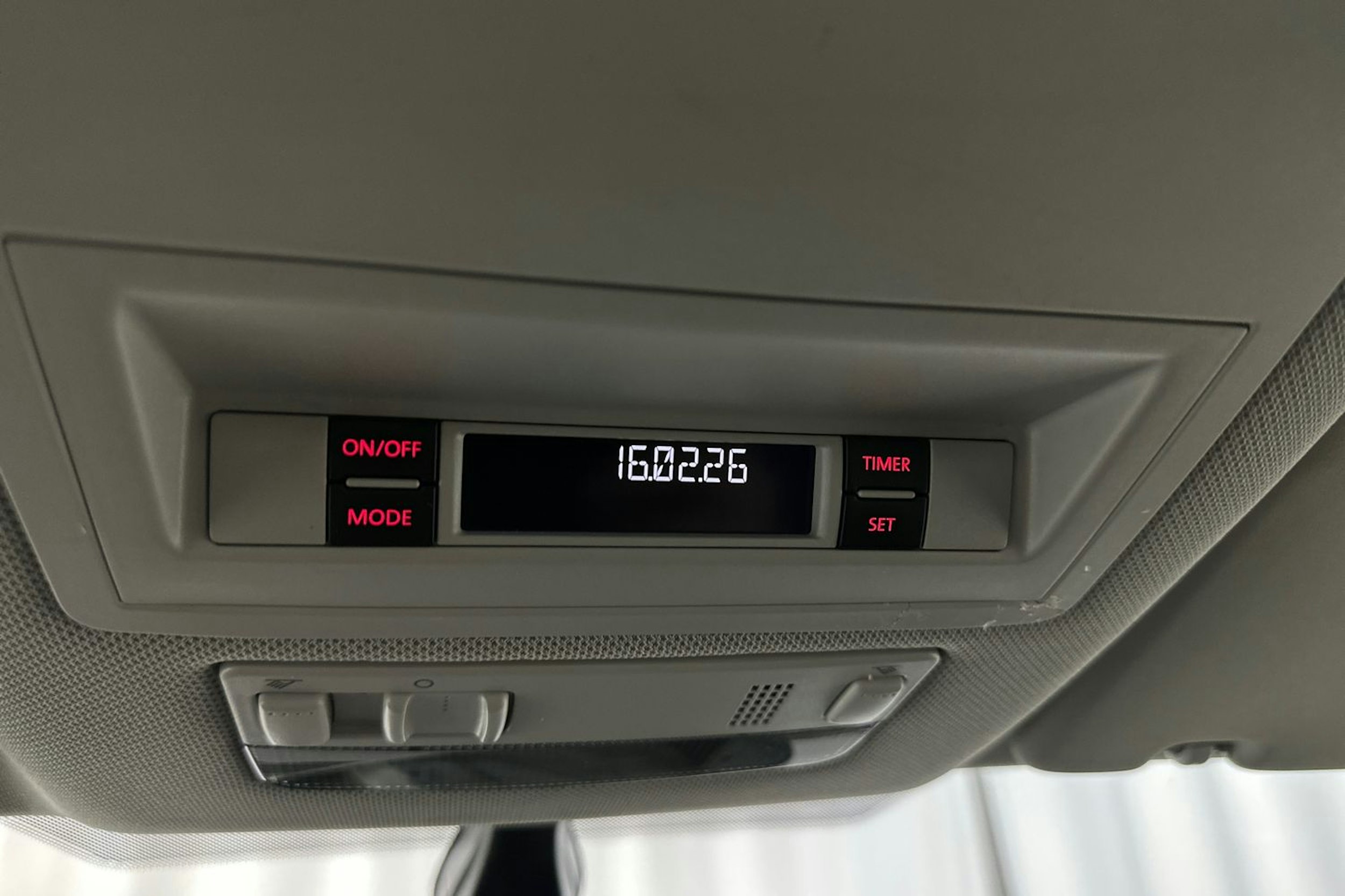 ruskea (beige) Volkswagen Amarok 2017 kuva 30.