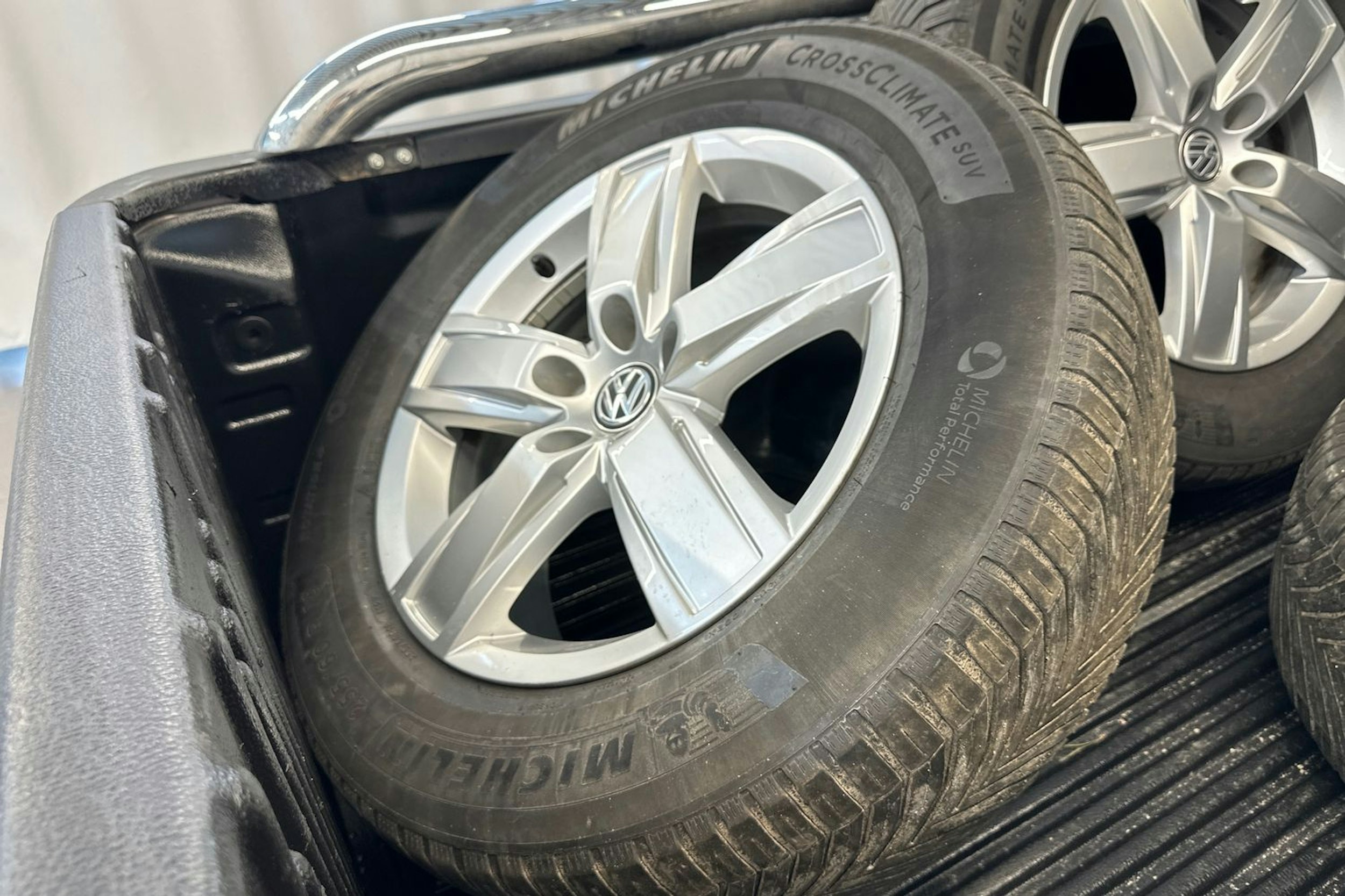 ruskea (beige) Volkswagen Amarok 2017 kuva 32.