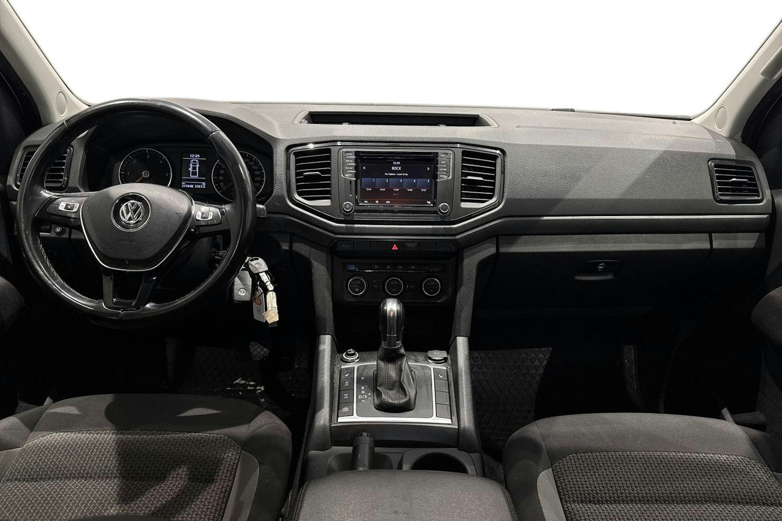 valkoinen Volkswagen Amarok 2017 kuva 9.