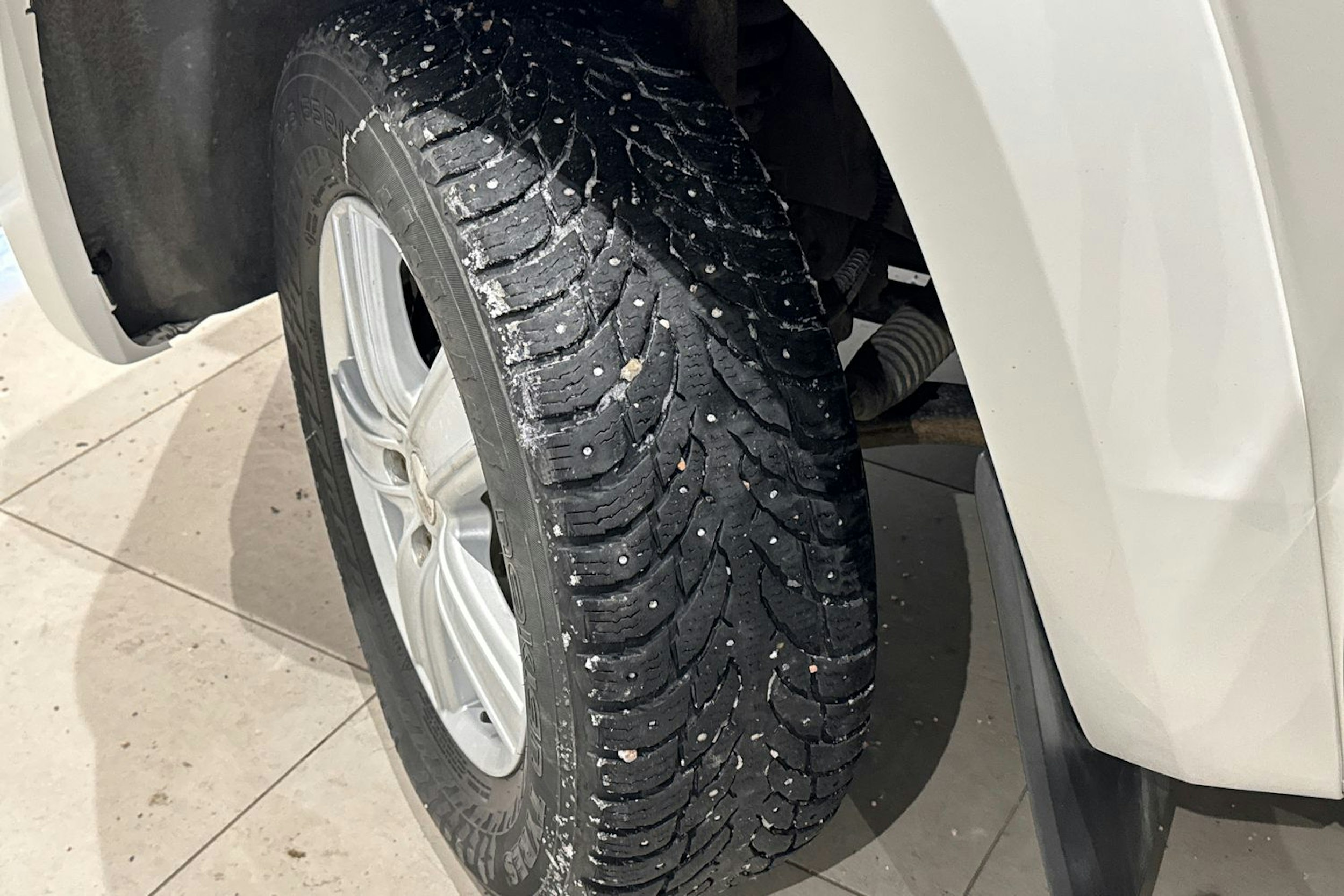 valkoinen Volkswagen Amarok 2017 kuva 13.