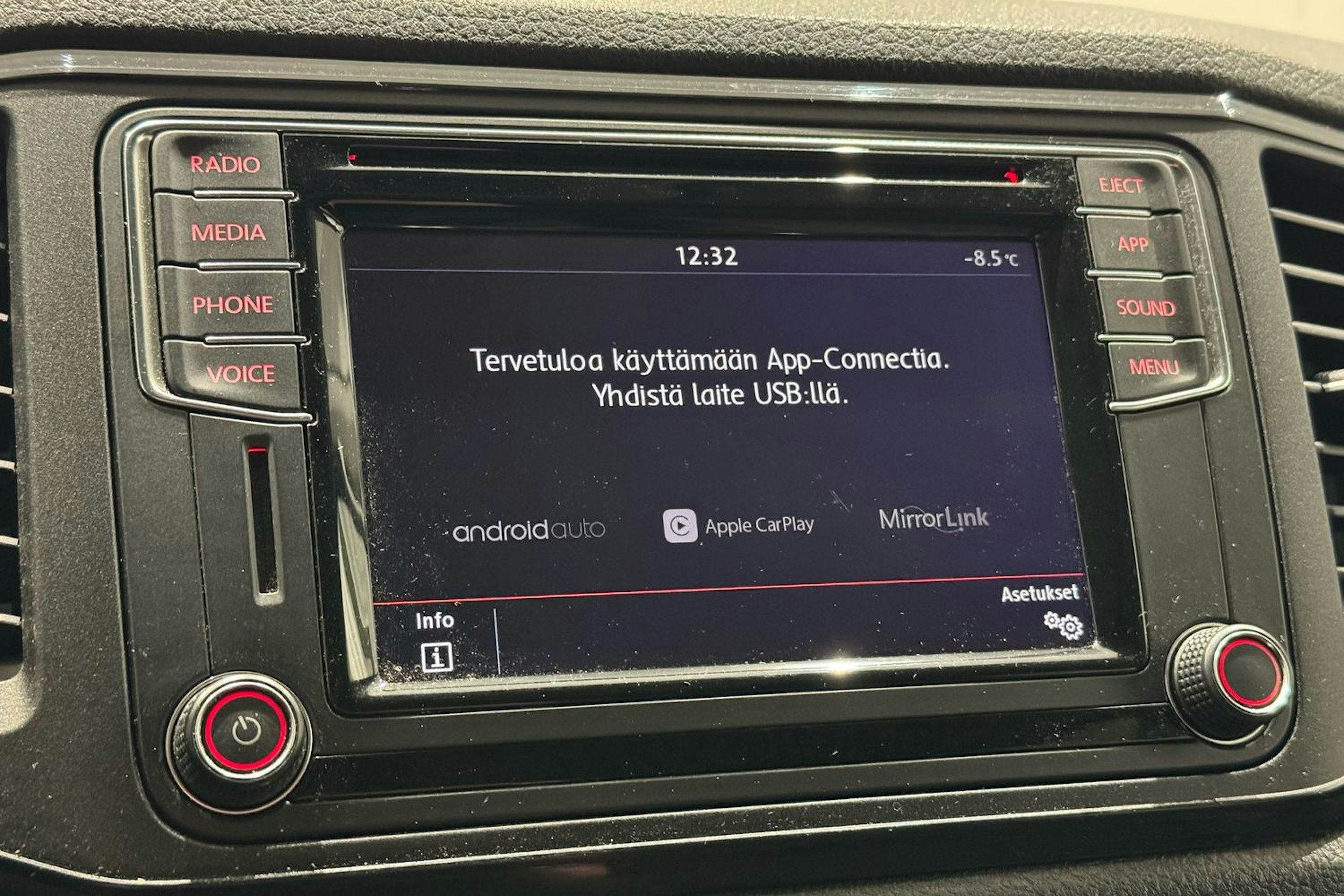 valkoinen Volkswagen Amarok 2017 kuva 20.