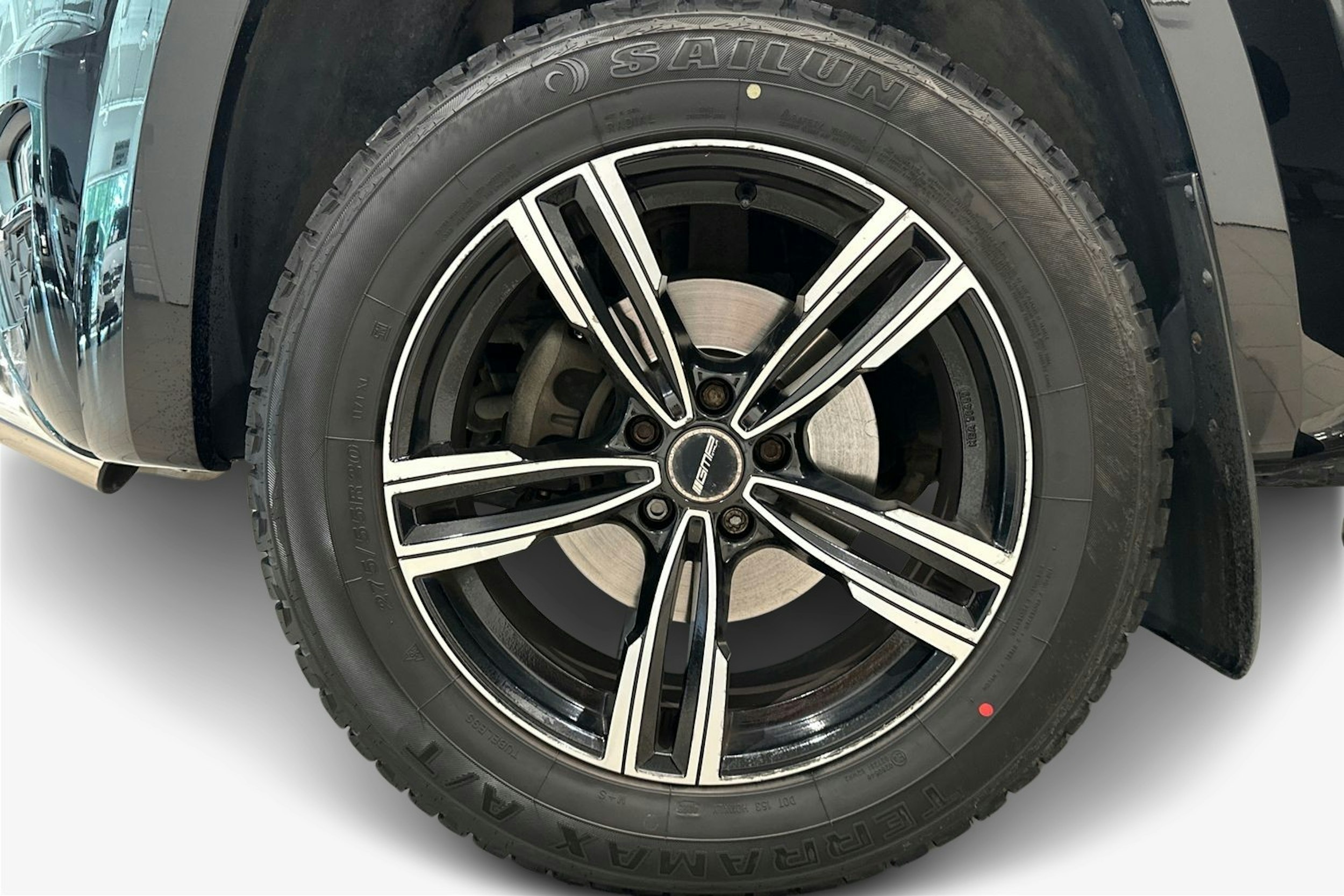 musta Volkswagen Amarok 2017 kuva 11.