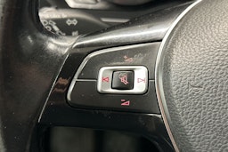 musta Volkswagen Amarok 2017 kuva 16.