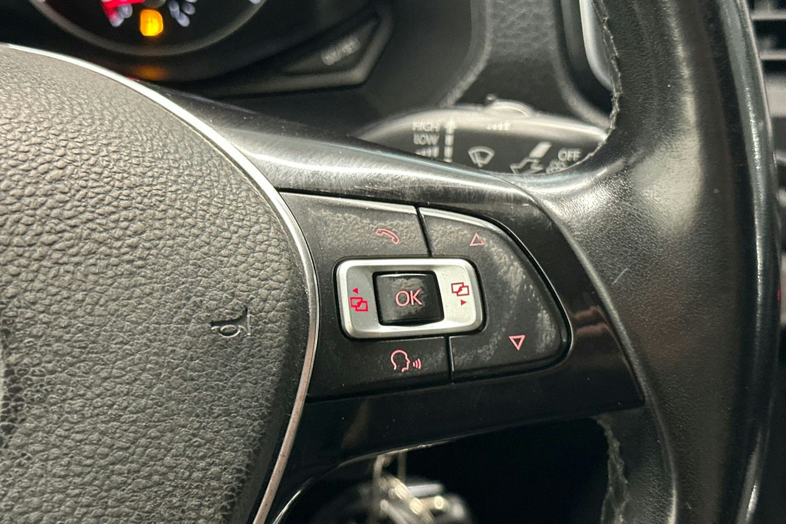 musta Volkswagen Amarok 2017 kuva 17.