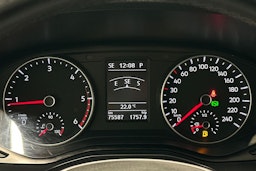 musta Volkswagen Amarok 2017 kuva 18.