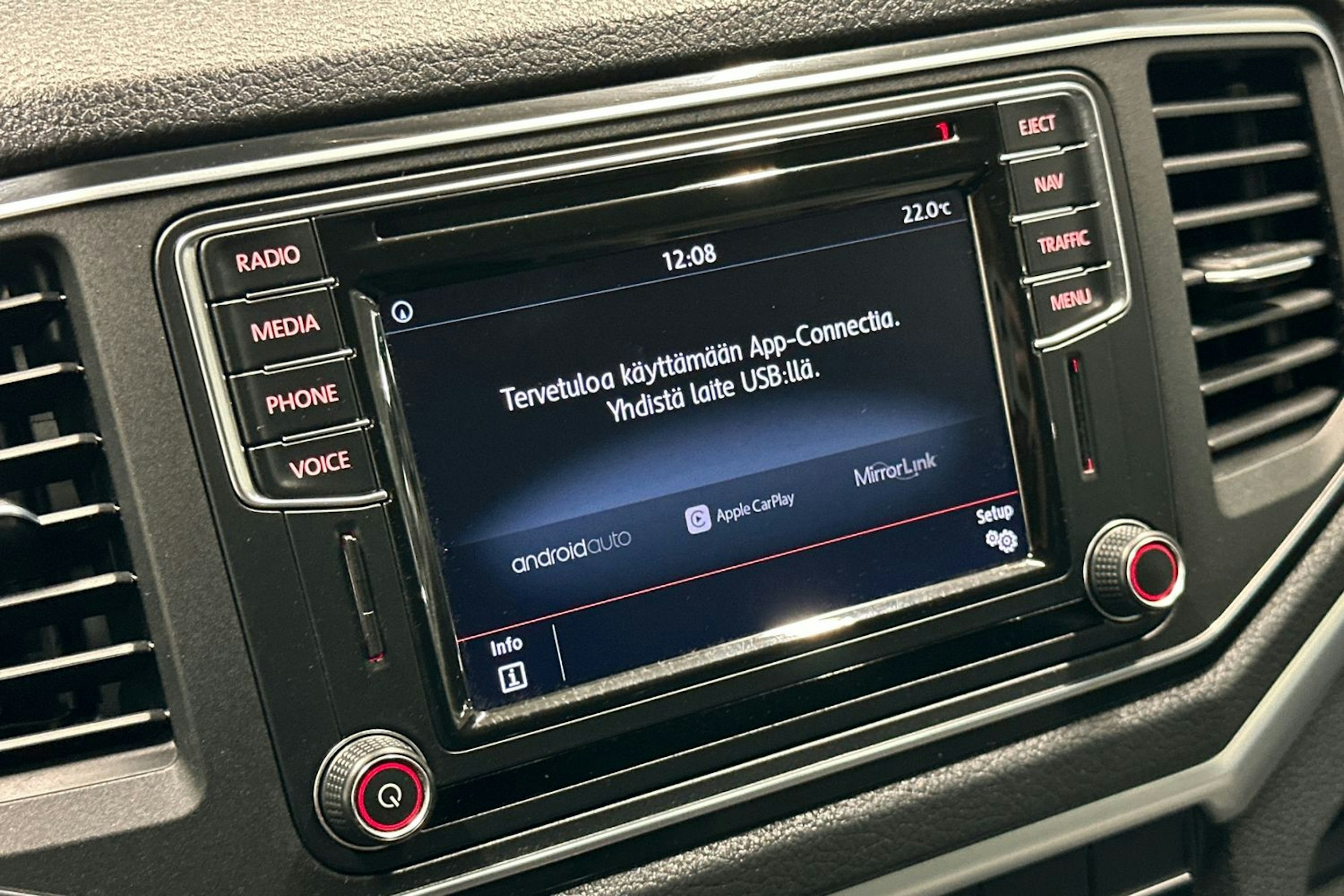 musta Volkswagen Amarok 2017 kuva 22.