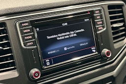musta Volkswagen Amarok 2017 kuva 22.