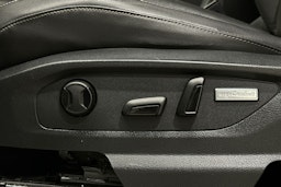 musta Volkswagen Amarok 2017 kuva 27.