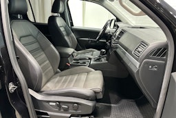 musta Volkswagen Amarok 2017 kuva 28.