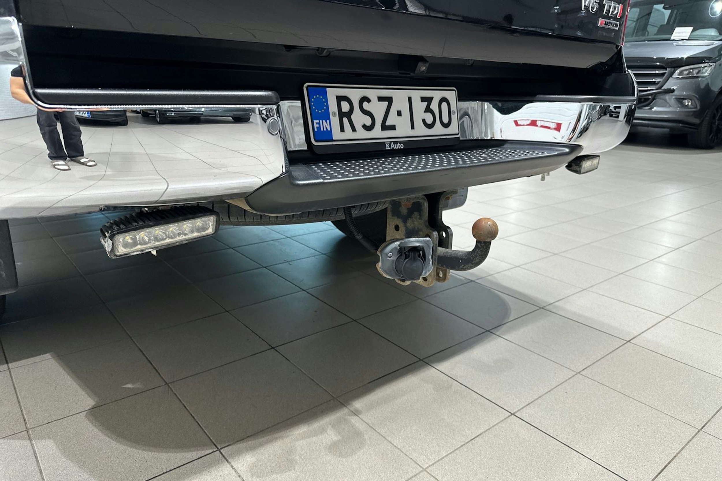 musta Volkswagen Amarok 2017 kuva 32.