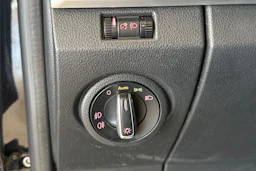 musta Volkswagen Amarok 2017 kuva 22.