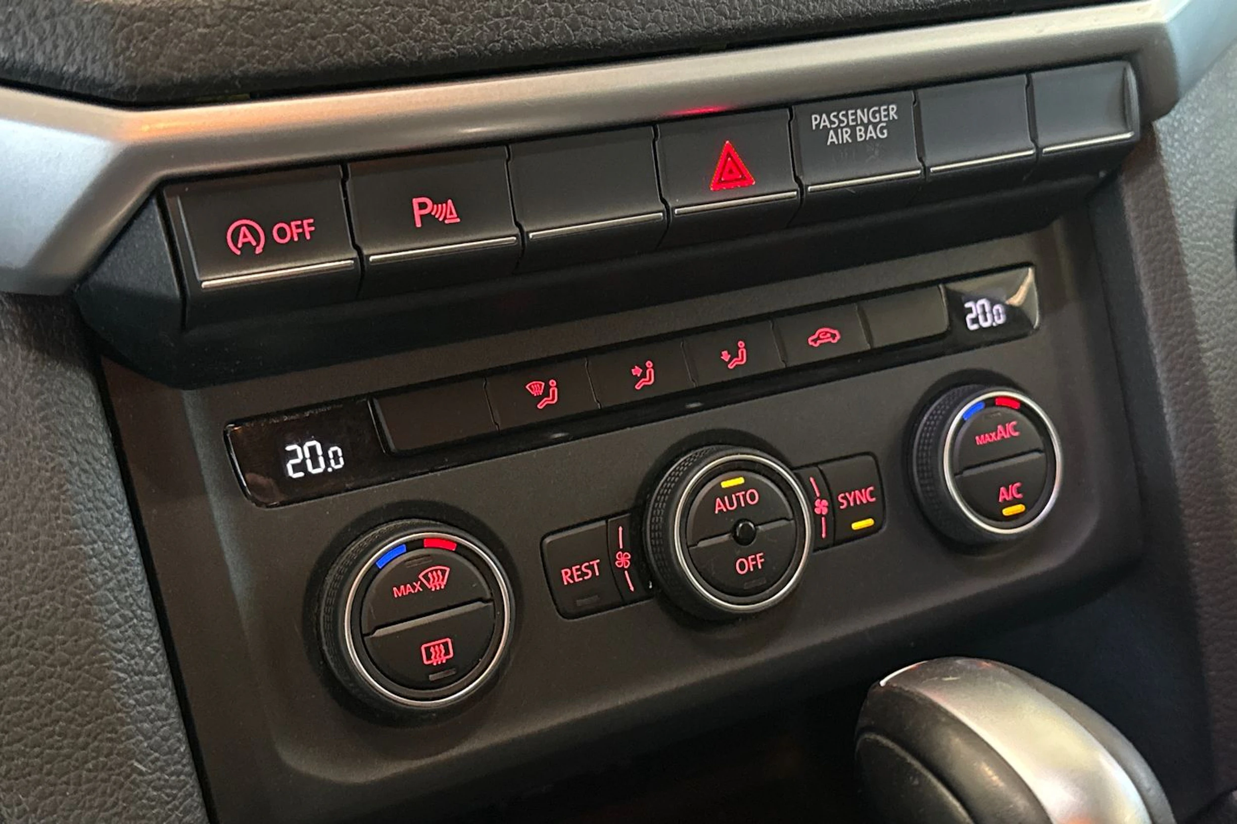 musta Volkswagen Amarok 2017 kuva 24.