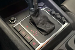 musta Volkswagen Amarok 2017 kuva 25.