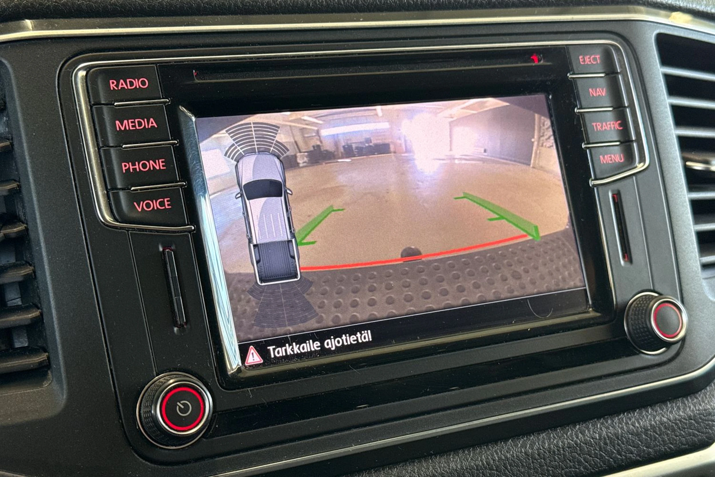 musta Volkswagen Amarok 2017 kuva 27.
