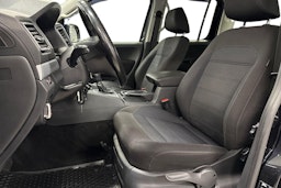 musta Volkswagen Amarok 2017 kuva 7.