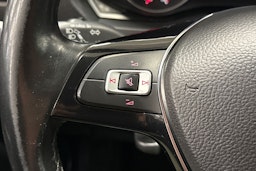 musta Volkswagen Amarok 2017 kuva 17.