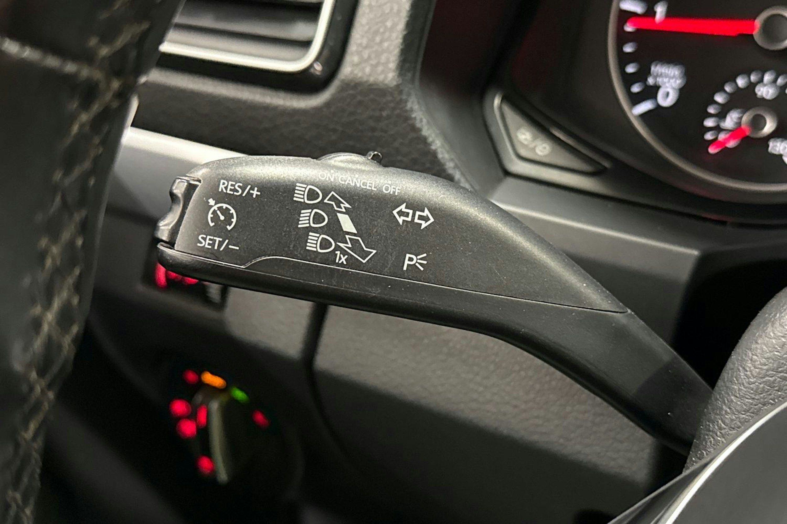 musta Volkswagen Amarok 2017 kuva 19.