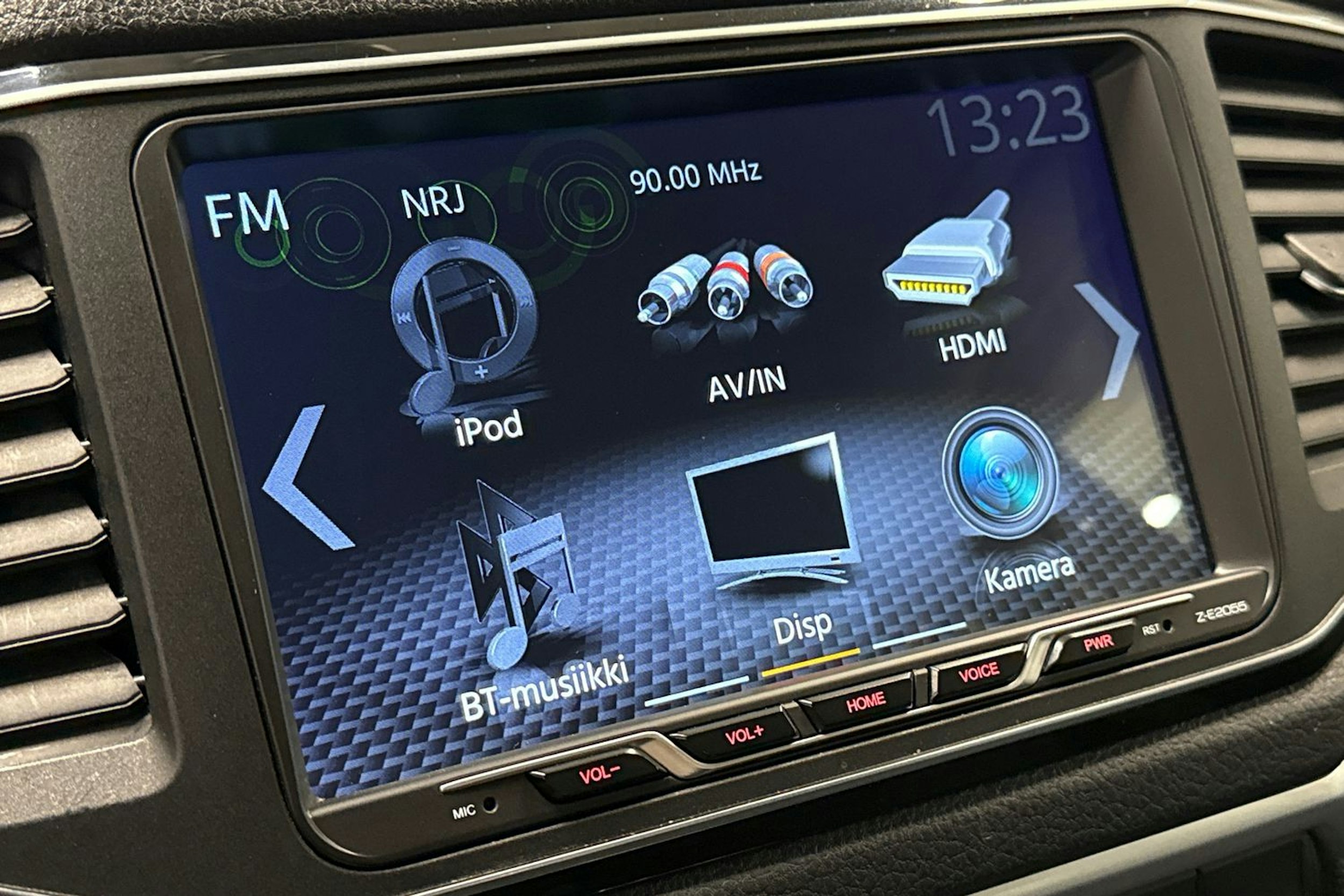 musta Volkswagen Amarok 2017 kuva 27.