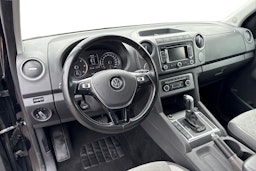musta Volkswagen Amarok 2017 kuva 7.