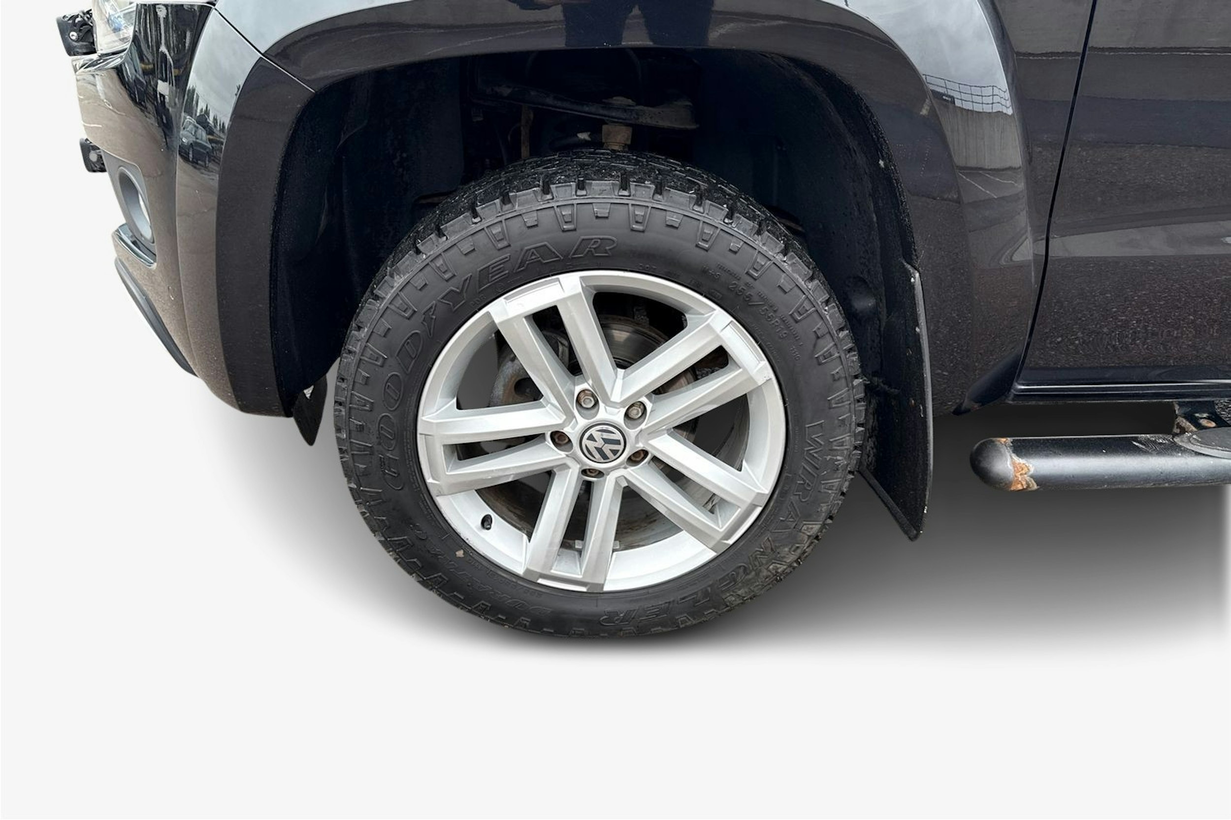 musta Volkswagen Amarok 2017 kuva 11.