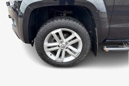 musta Volkswagen Amarok 2017 kuva 11.