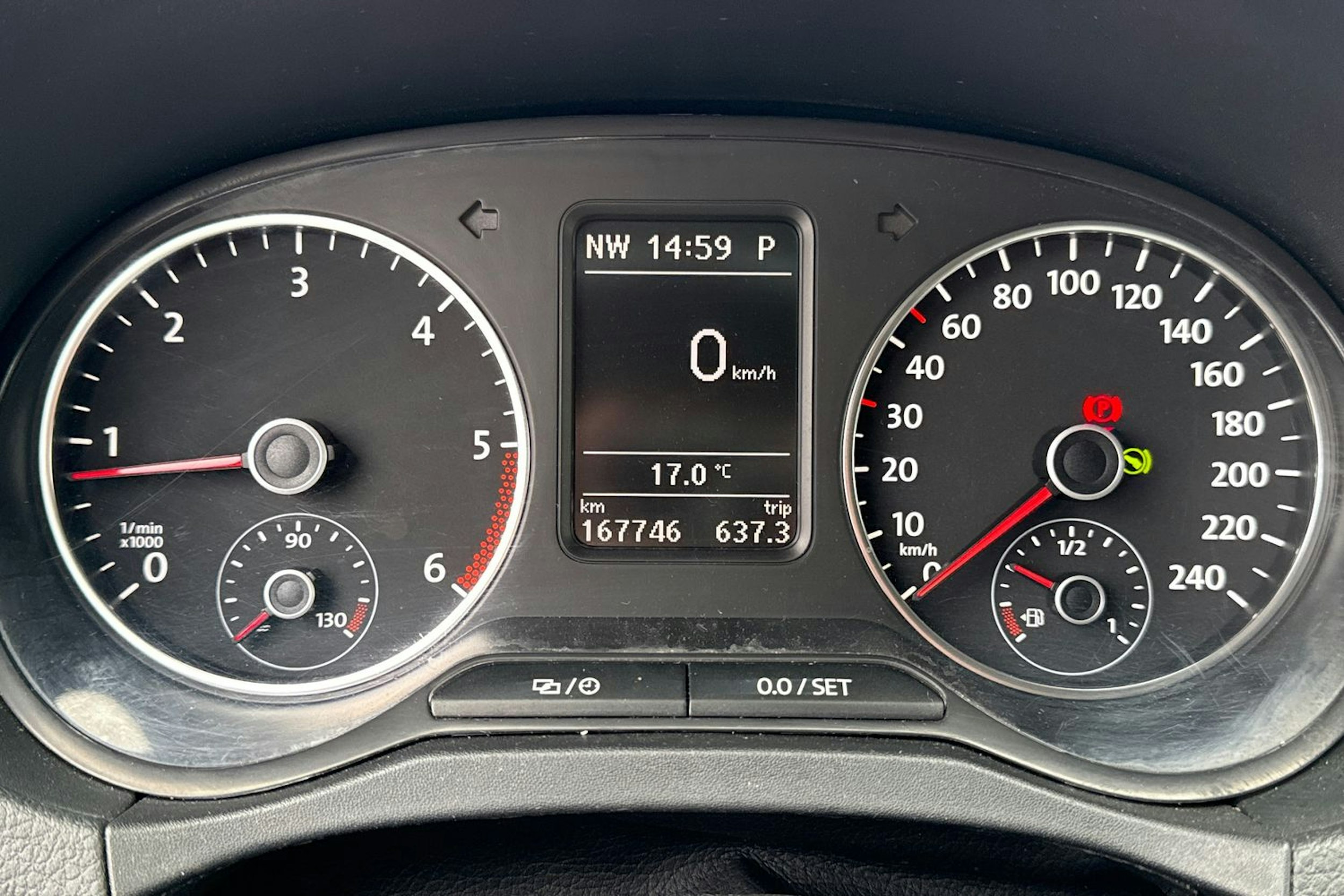 musta Volkswagen Amarok 2017 kuva 15.