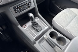 musta Volkswagen Amarok 2017 kuva 21.