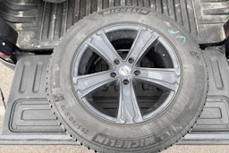 musta Volkswagen Amarok 2017 kuva 26.