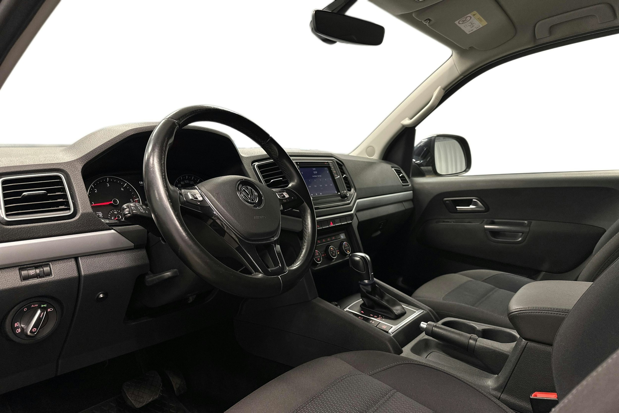 sininen Volkswagen Amarok 2018 kuva 6.