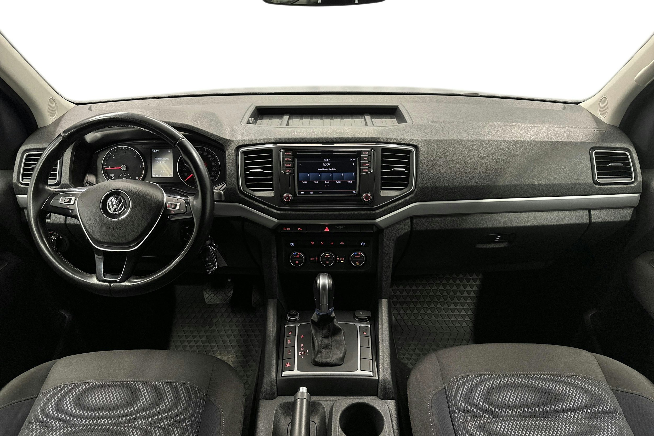 sininen Volkswagen Amarok 2018 kuva 7.