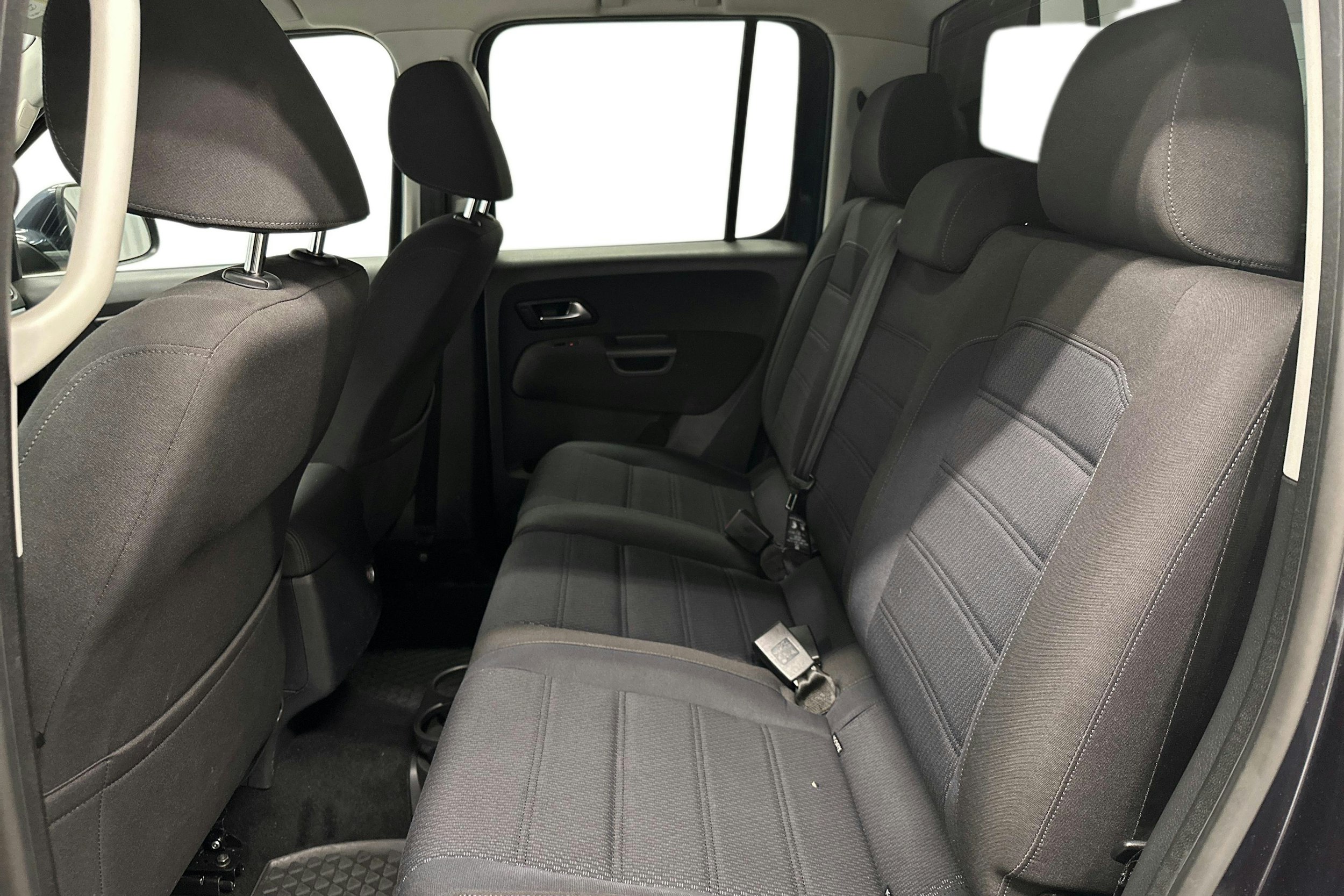 sininen Volkswagen Amarok 2018 kuva 8.