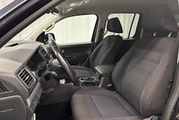 sininen Volkswagen Amarok 2018 kuva 12.