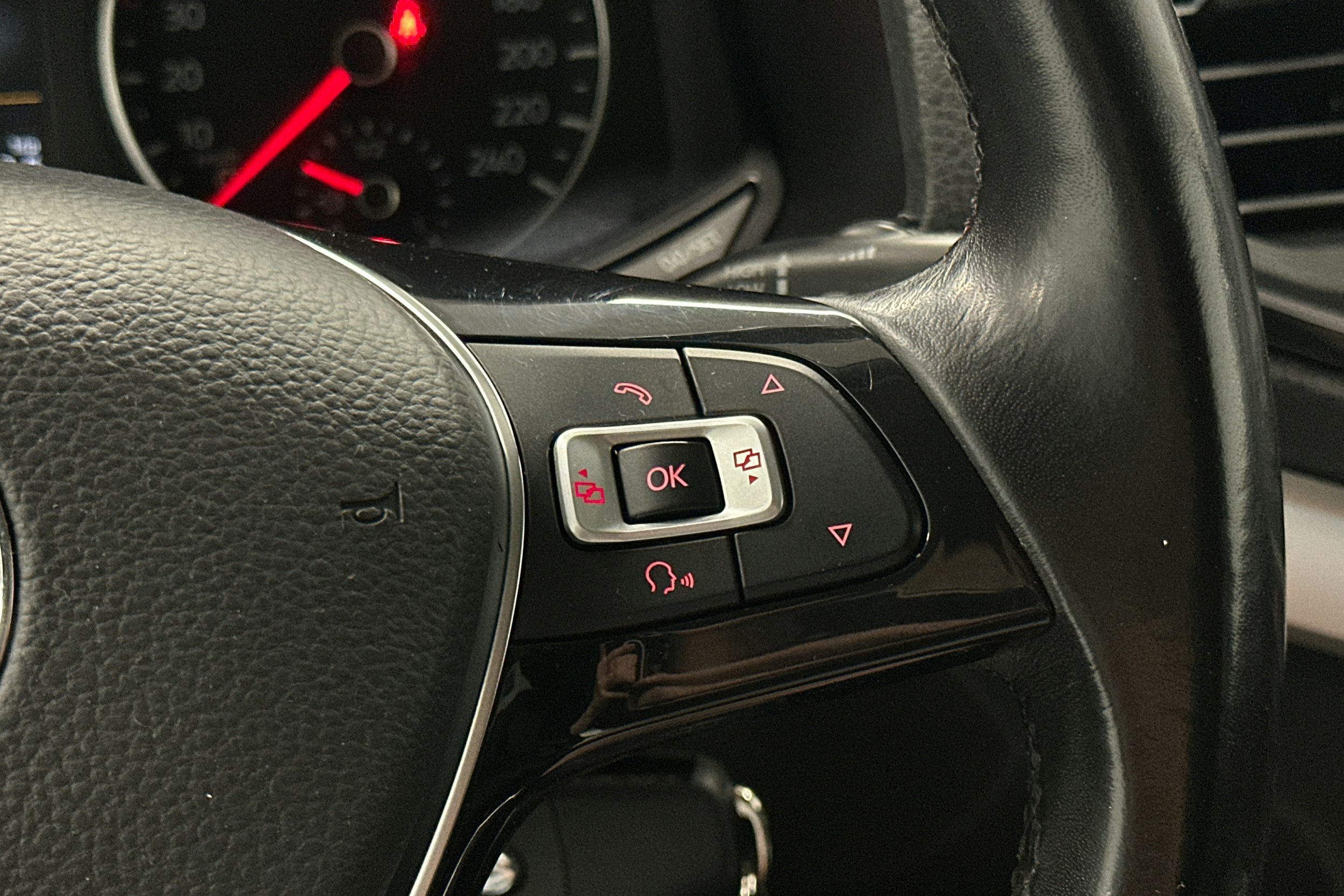 sininen Volkswagen Amarok 2018 kuva 15.