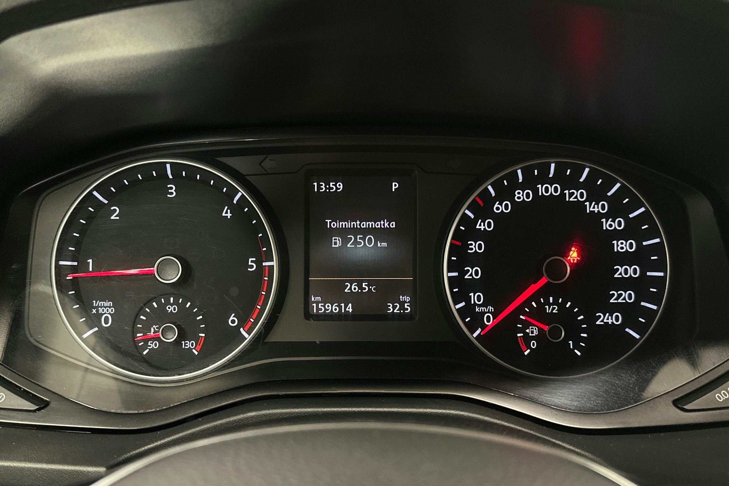 sininen Volkswagen Amarok 2018 kuva 16.