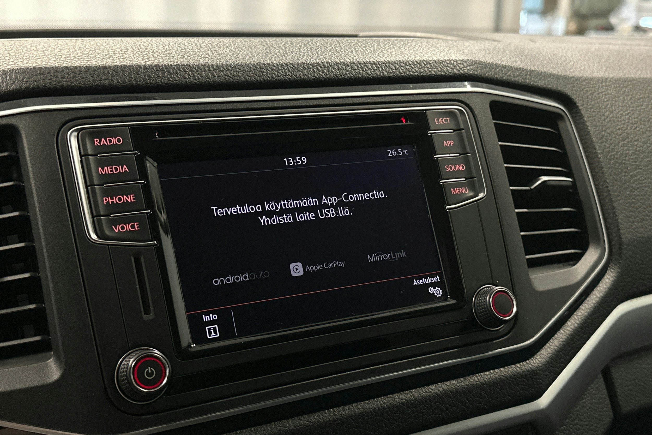sininen Volkswagen Amarok 2018 kuva 17.
