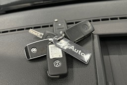 sininen Volkswagen Amarok 2018 kuva 22.
